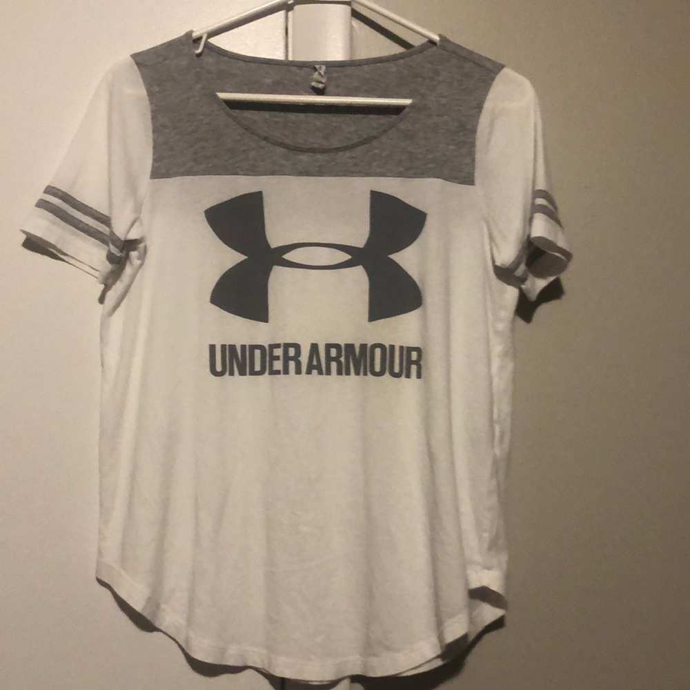 UNDER ARMOUR T-SHIRT
